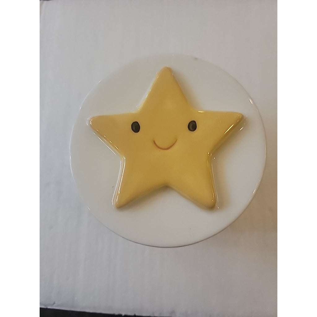 13053 Adorable Pillowfort Ceramic Star Container With Top 2.55 In X 3.38 X 3.38